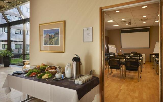 Holiday Inn Helsinki - Vantaa Airport by IHG