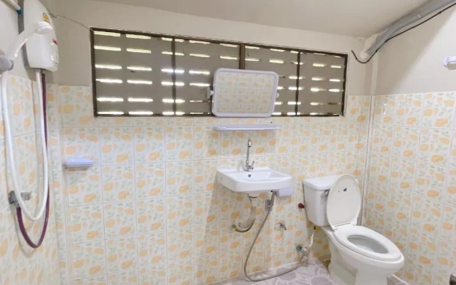 Rain Tree Cafe & Homestay