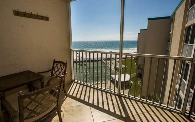 Holiday Surf and Racquet by Holiday Isles