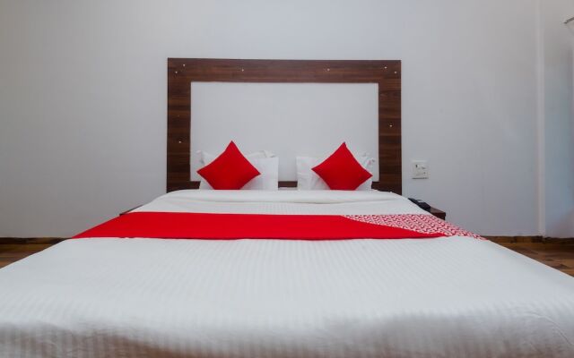 OYO 28759 Green Park Club Resort