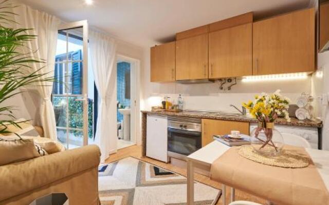 Lisbon Boutique Alfama with Patio 3