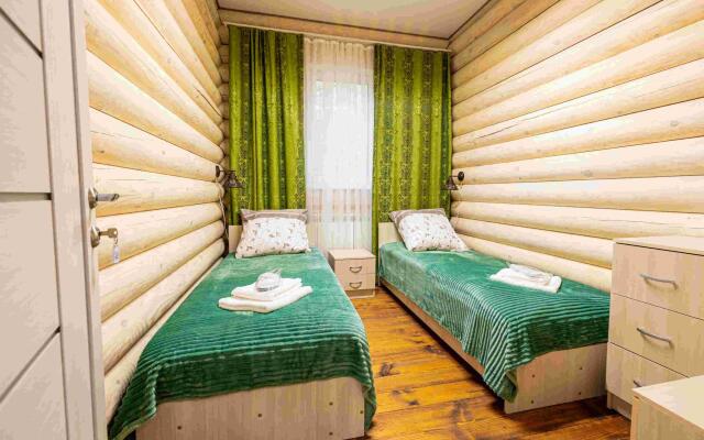 Усадьба в лесу БереНдей