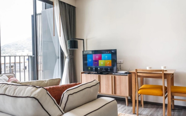 Spacious and Clean Apartment in The Deck Patong