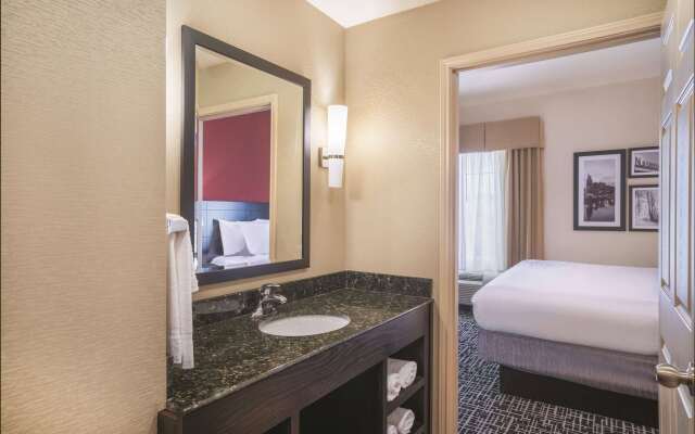 La Quinta Inn & Suites by Wyndham Smyrna TN - Nashville