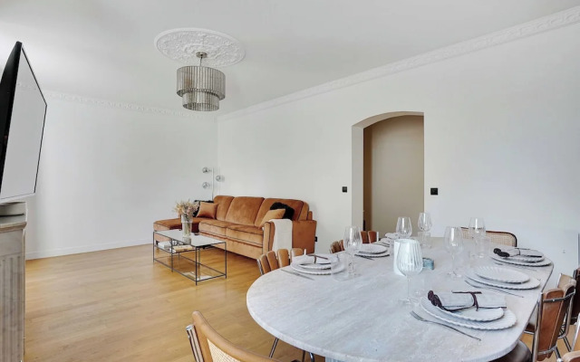 Chic 2BR Retreat for 4P- Heart of Invalides