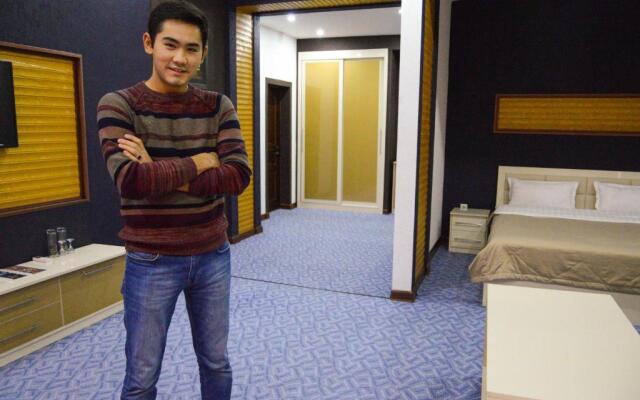 Paradise Hotel