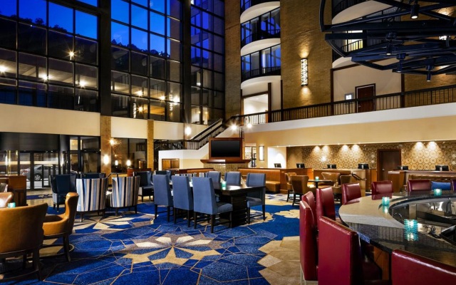 Sheraton Pittsburgh Hotel at Station Square