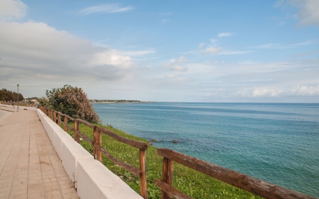 Beautiful 2-Bed House In Avola In