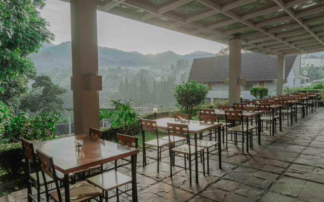 Ariandri Hotel & Resort 