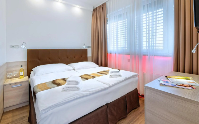 Hotel Aura Design & Garden Pool