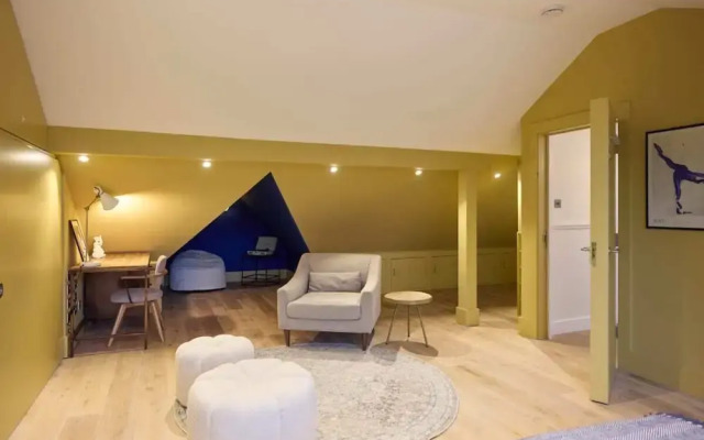 The Rosebery Retreat - Inviting 4bdr With Garden