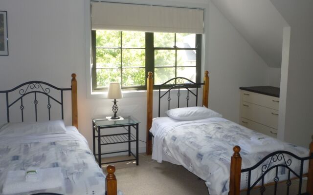 Whispering Pines Cottages