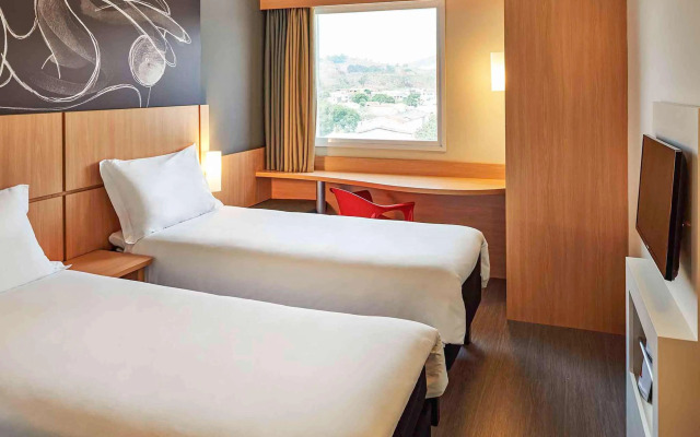 Ibis Guaratinguetá Aparecida