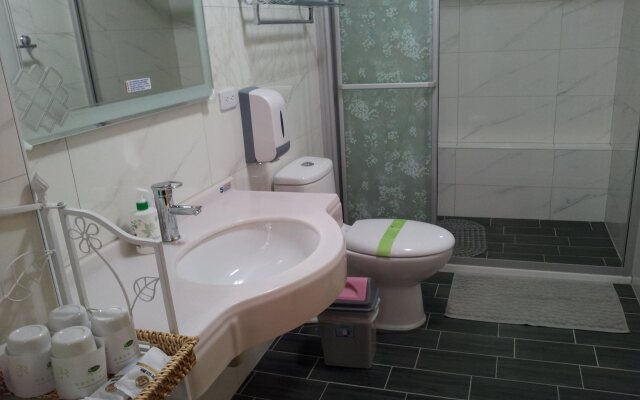 Pisces 82 Home B&B