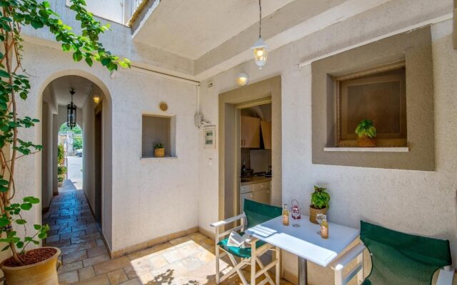 Arokaria III Studio