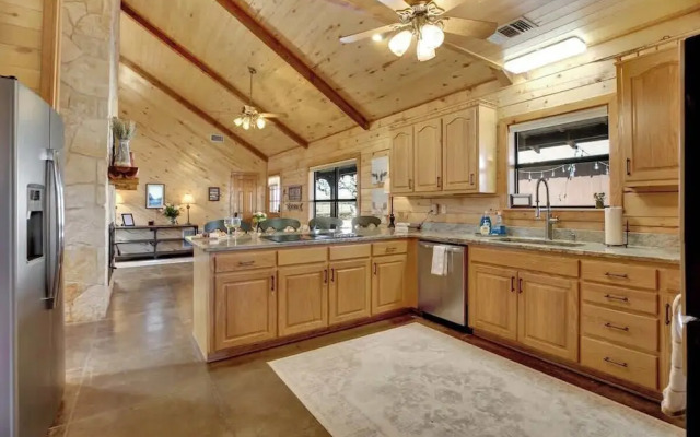 Shady Lane Lodge - Near Town & Wheelchair Access