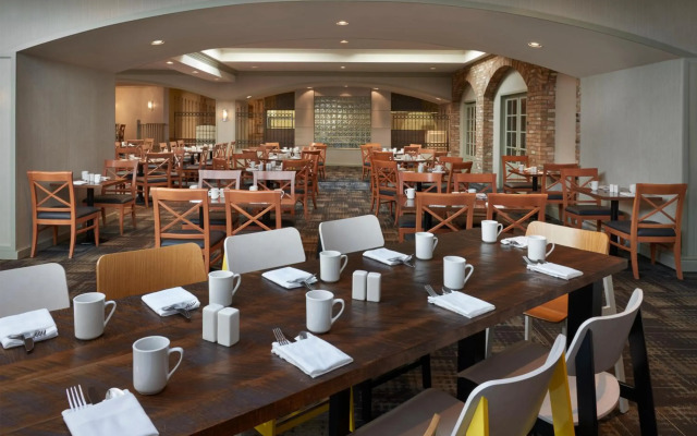 Delta Hotels by Marriott Toronto Airport & Conference Centre