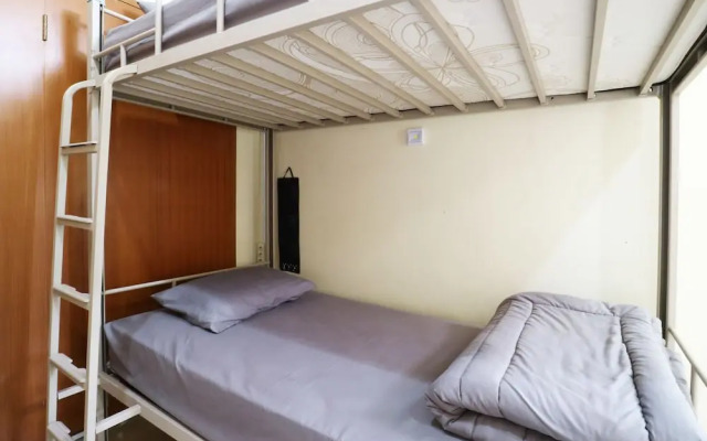 Maharani Guesthouse Tebet Syariah - Hostel
