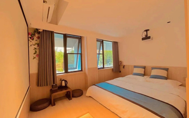 Ale Recluse Art Villa Hotel