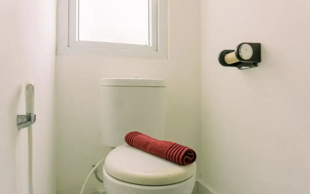 Homey And Tidy Studio Room Aeropolis Apartment