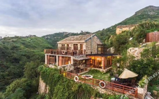 Seamount Life Stone Resort Villa