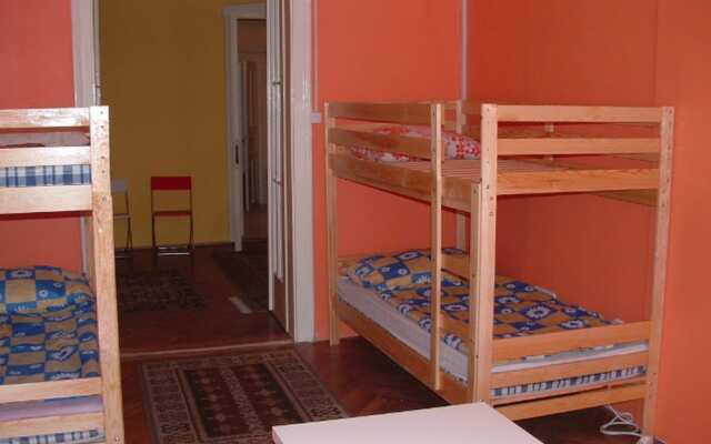 1st Apartments and Hostel