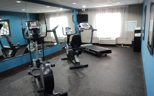 Holiday Inn Express & Suites Roanoke Rapids SE by IHG