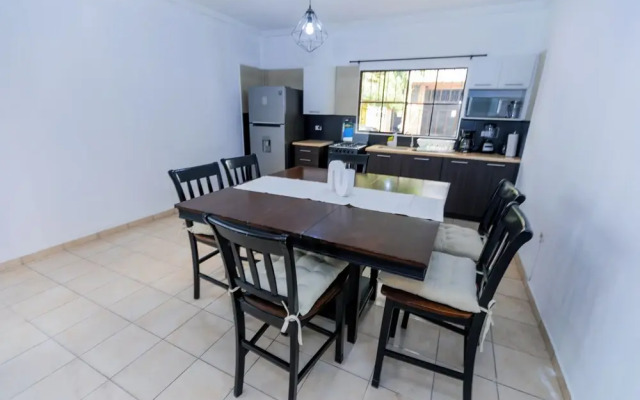 Friendly House