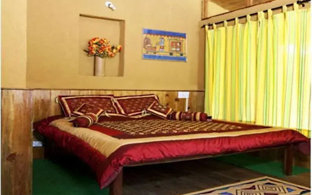 Perfectly Located Resort amidst Majkhali Woods