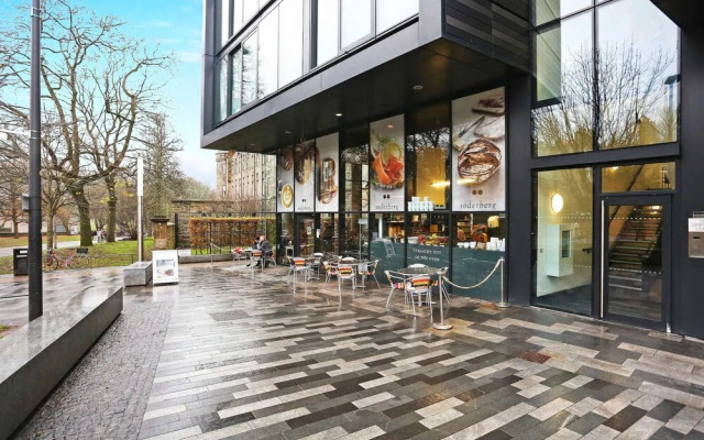 Modern 2bed with free Parking in the iconic Quartermile
