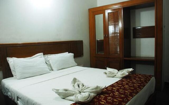 Hotel Theni International