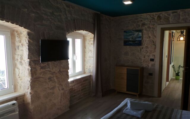 Holiday house Tanja - with pool : Tucepi, Riviera Makarska