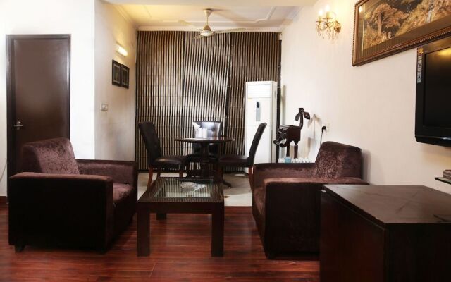 OYO 358 Hotel Golden Leaf