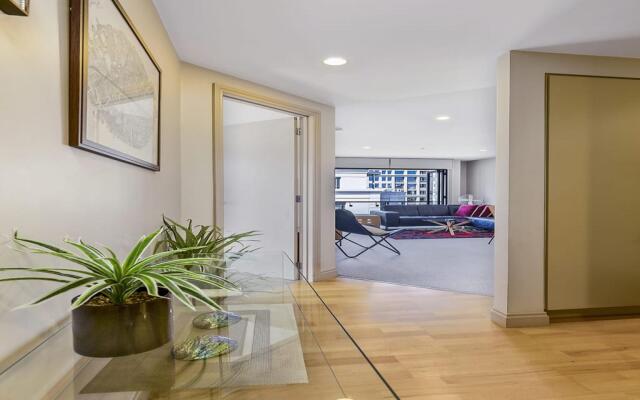 Enormous One Bedroom Beauty In Cbd! Free Parking