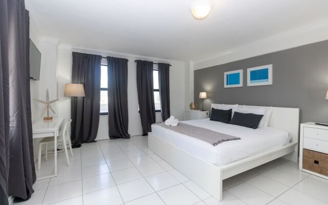 341 APT Hollywood Beach