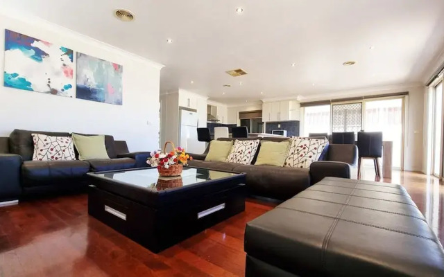 St Albans House - Spacious and Modern Home