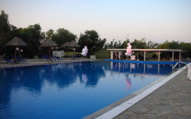 Surfing Beach Paros (Village/Camping)