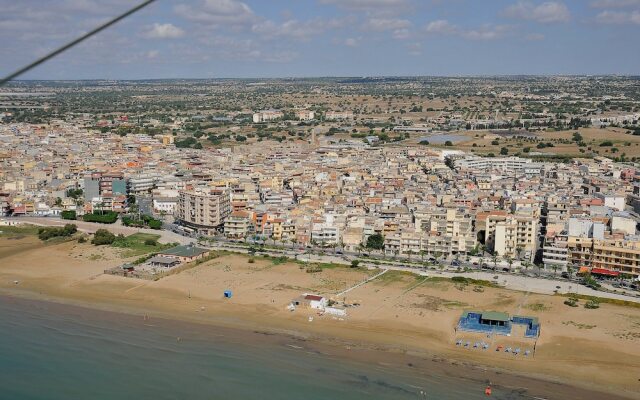 Bella Vista CaseSicule, Sea View Apartment with Terrace, Beach 50 m, Wi-Fi