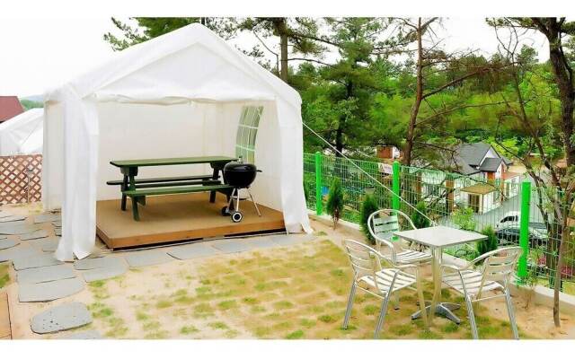 Camino Poolvilla Pension