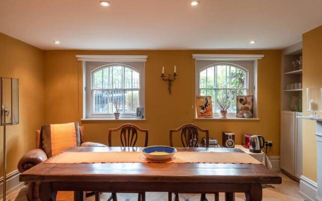 3 Bedroom 19th Century Georgian Townhouse