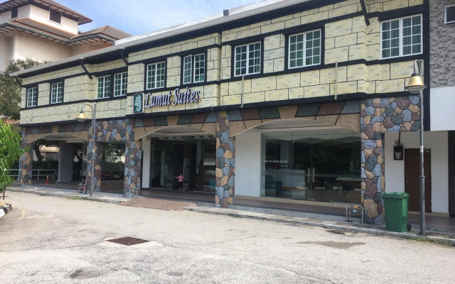 Lumut Suites