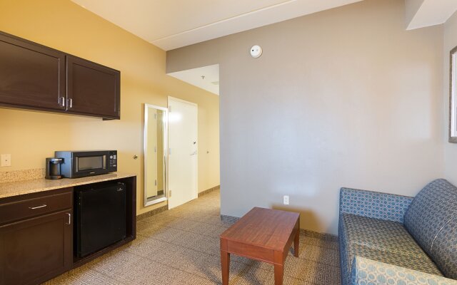 Comfort Suites Beachside