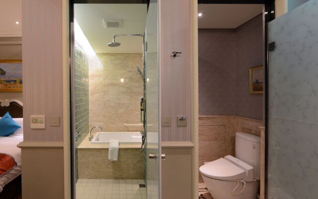 Golden Tulip RS Boutique Hotel