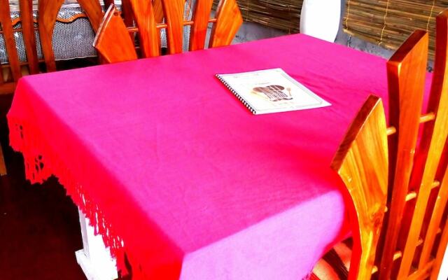 Gloriya Mathews Family Guest House