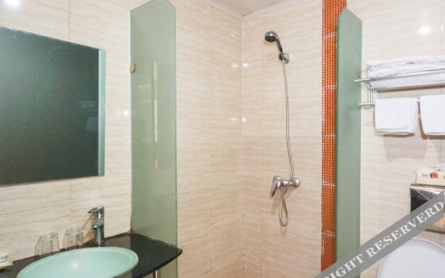 Yibai Business Hotel