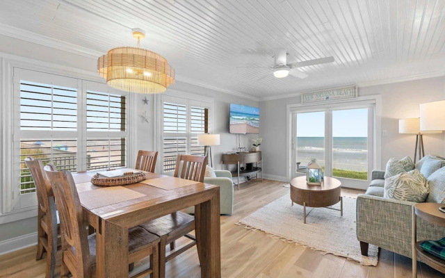 Sea Coast Gardens II 101