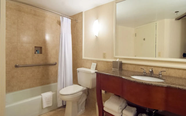 Crowne Plaza Executive Center Baton Rouge by IHG