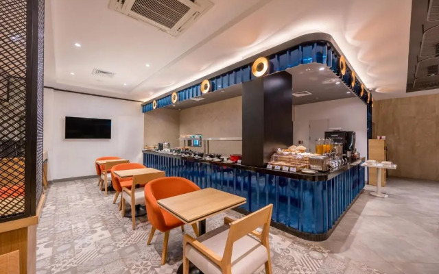 Holiday Inn Express Greater Noida Knowledge Park