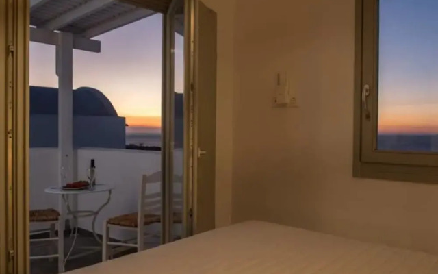 Amazing View Finikia Oia Villa