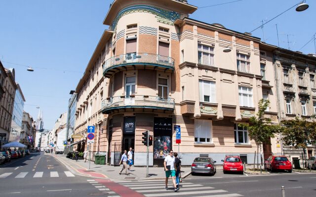 LOOX apartments Hatzova